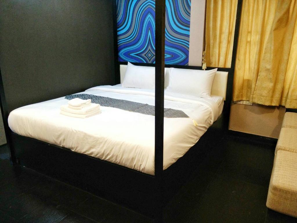 V30 Sukhumvit Hotel Banguecoque Exterior foto