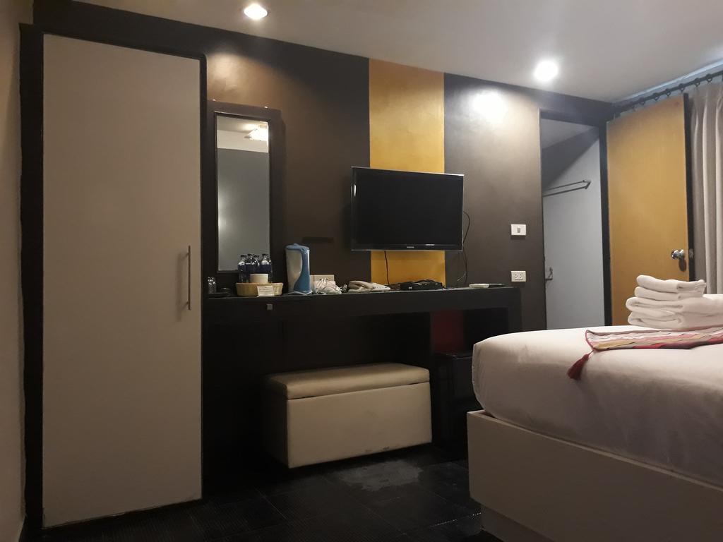 V30 Sukhumvit Hotel Banguecoque Exterior foto